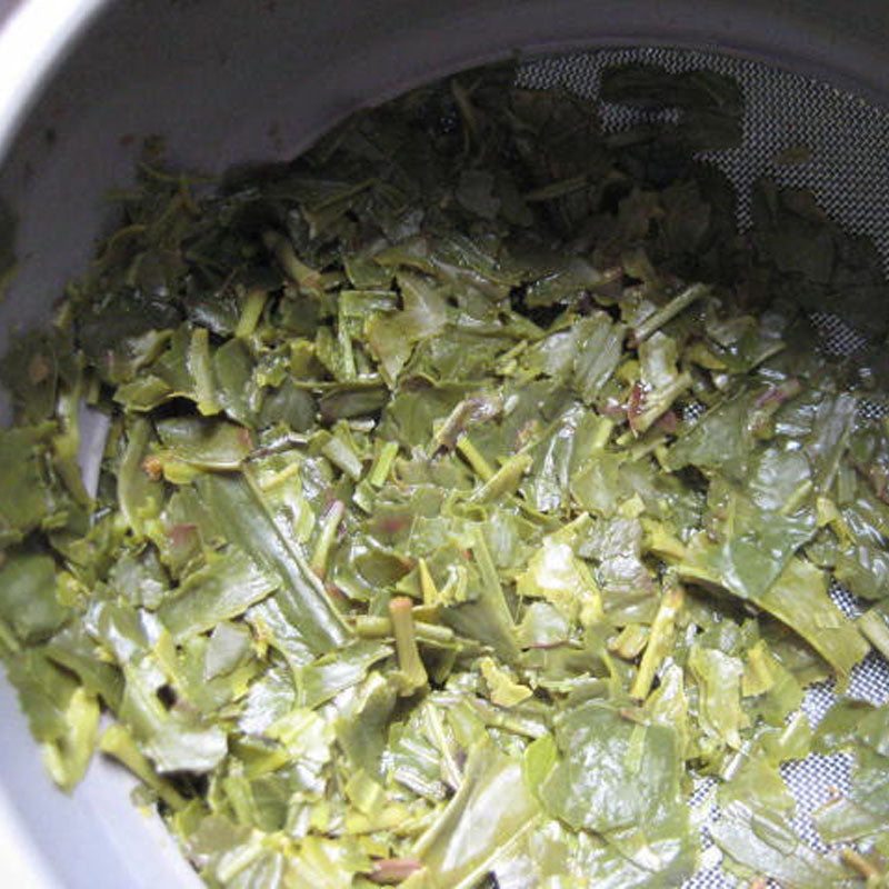 clese-up in pot for Benifuuki Green Tea Classic