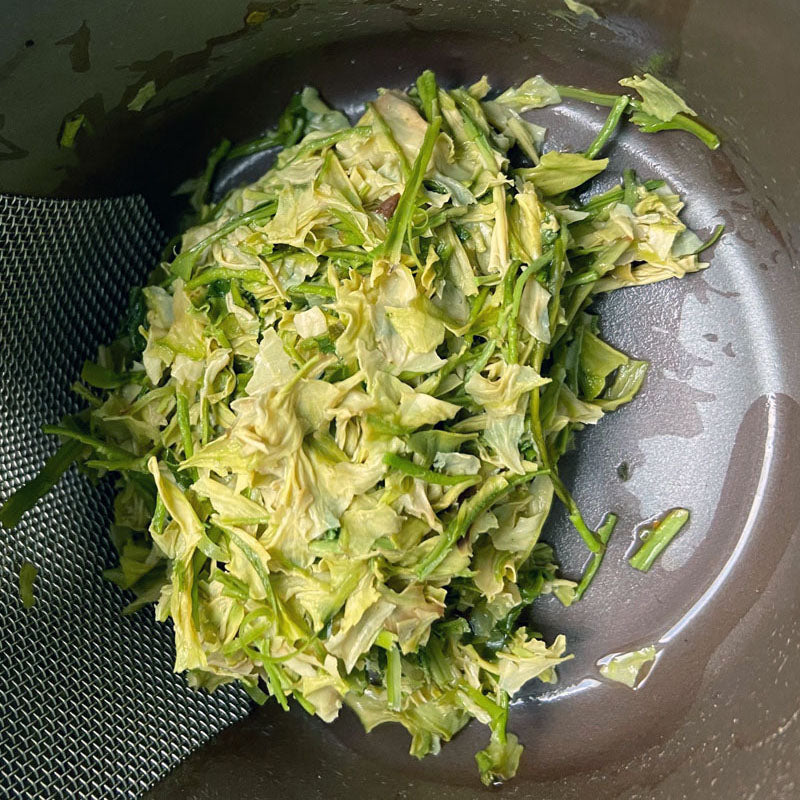 Chado Sencha White Leaf Hakuyo leaves